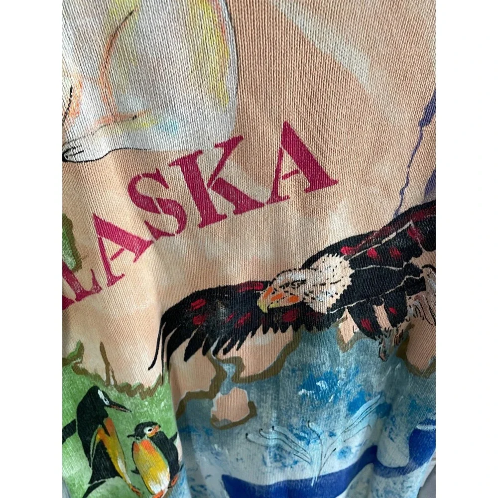 Ladies, vintage MARGUERITA, handpainted Alaska animal graphic sweater - Picture 4 of 7